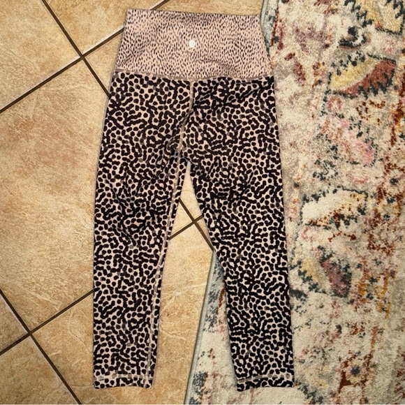 lululemon athletica Pants - Lululemon Brown Cropped Wonder Under Animal Print Polka Dot Leggings 4